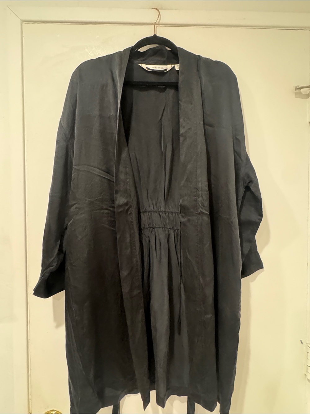 90’s Vintage Victoria’s Secret 100% Silk Robe – Black